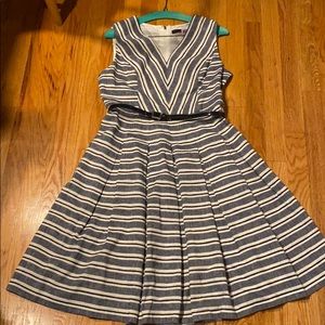 Tommy Hilfiger Belted, pleated Dress Size 4